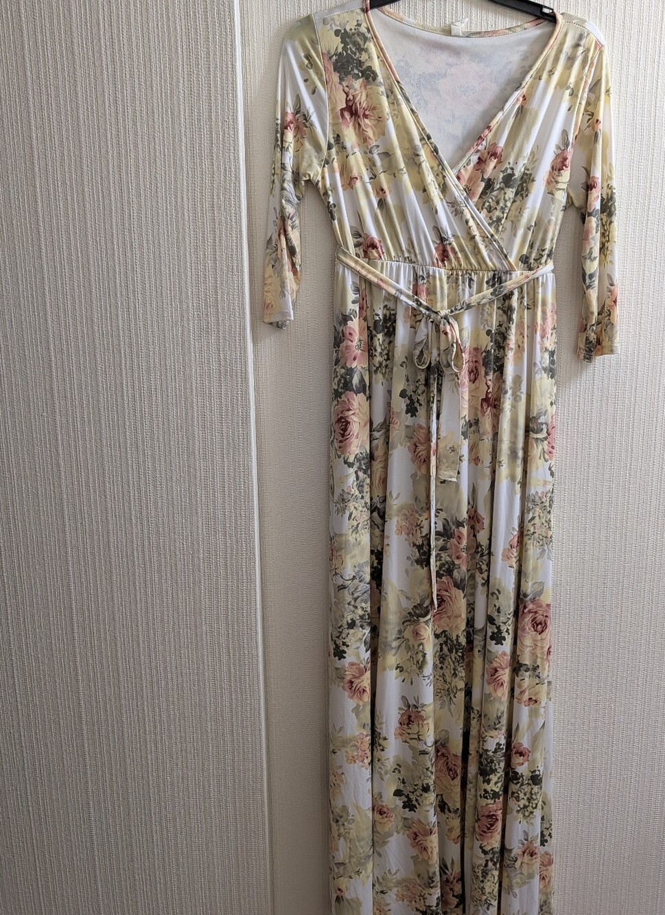 Pink Blush Maternity Poly Floral Dress Size M